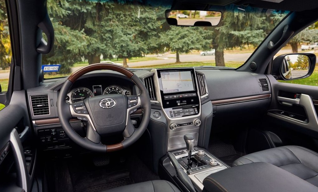 2020 Toyota Land Cruiser Interior